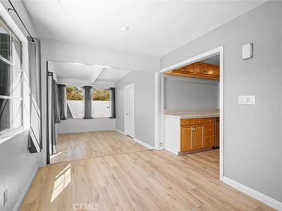 5th image of 8007 Broadleaf Ave