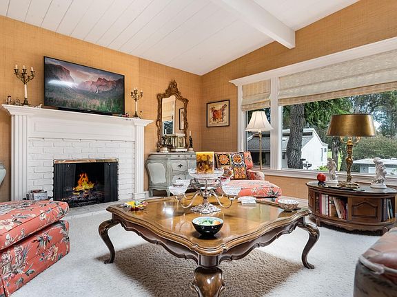 5th image of 347 Los Altos Dr