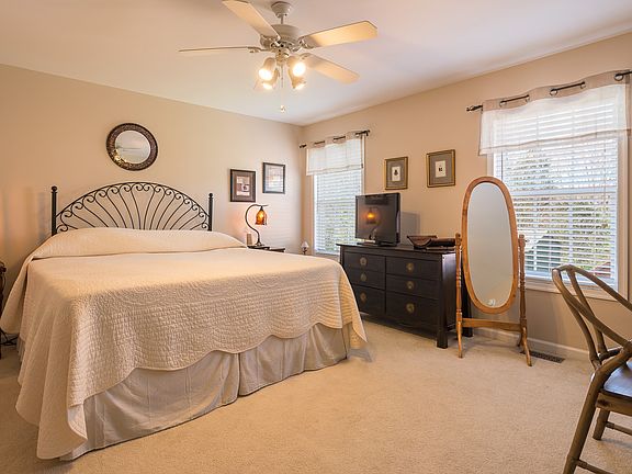 4th image of 164 Millstone Ln