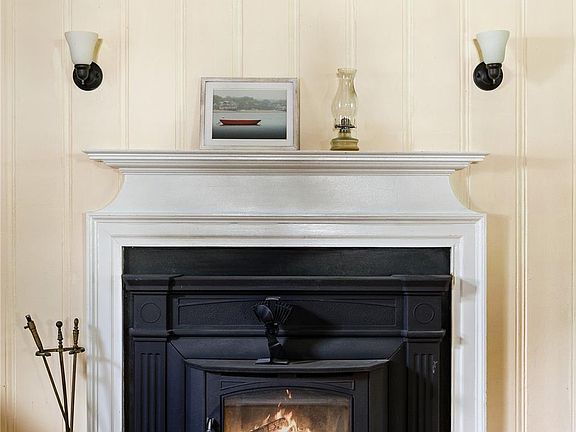 3rd image of 594 Fort Hill Road