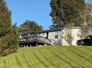 55 Quail Ln, Saint Marys, WV 26170