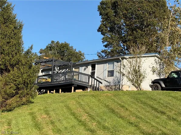 55 Quail Ln, Saint Marys, WV 26170