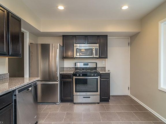 5th image of 10630 Fairlawn Dr