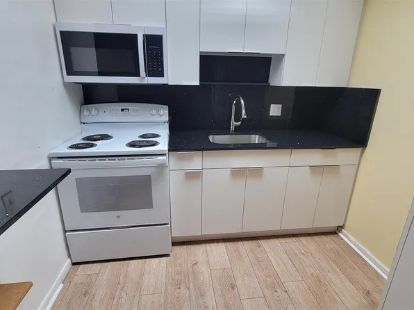 151 SW 135th Terrace #203t, Pembroke Pines, FL 33027