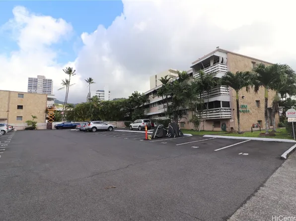 1330 Wilder Ave APT 312, Honolulu, HI 96822