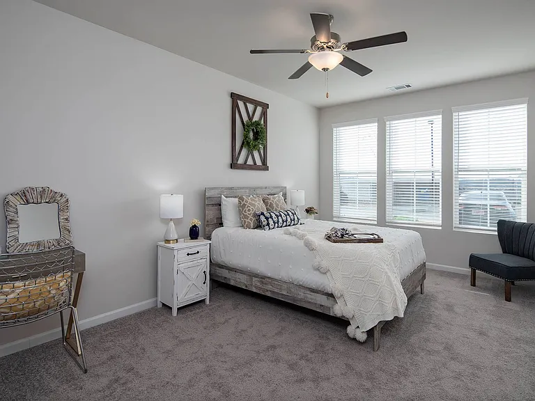 Crest at Burkitt Ridge Apartments — Photo 5