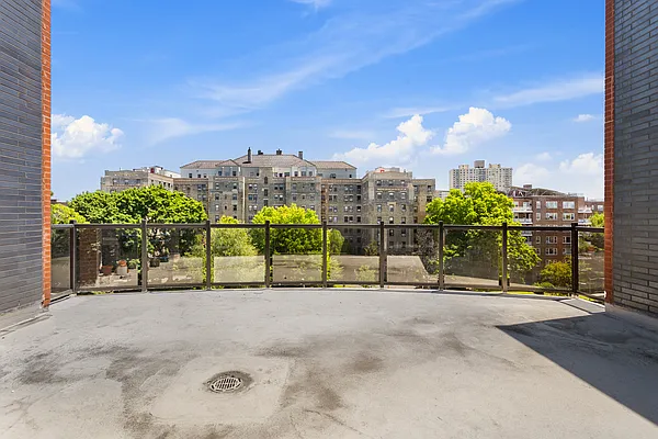 Rented by Safdie Realty Group | media 41