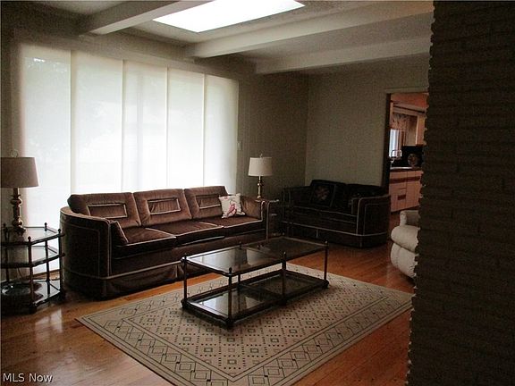 5th image of 463 Arbor Cir