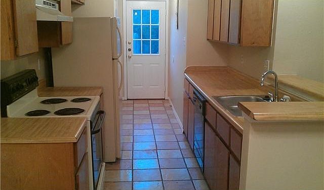 1st image of 9902 Hundred Oaks Cir #B