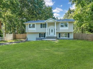 84 Fulton Blvd, Commack, NY 11725