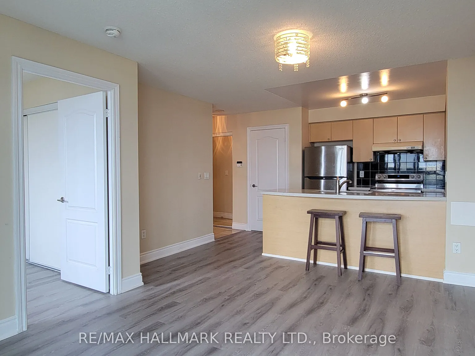 1 bed, $2,100 — Photo 3