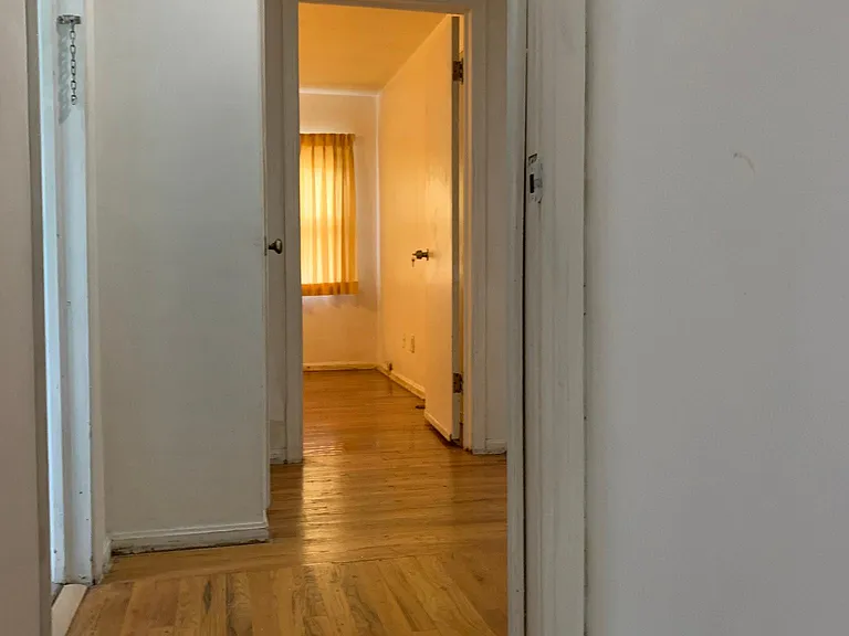 23407 Beachwood Blvd — Photo 12