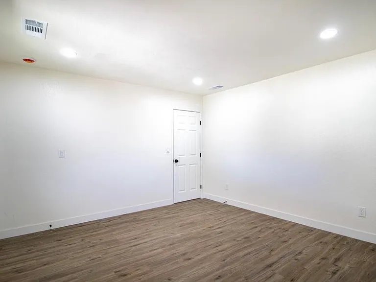 1435 S Salome St — Photo 16