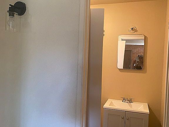 2nd image of 136 W Michigan Dr