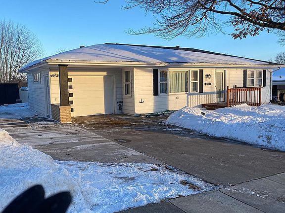 2nd image of 2860 Oak Crest Dr