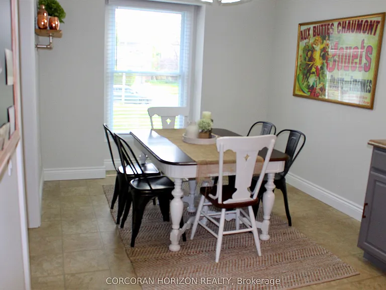 26 Winding Woods Cres W — Photo 6