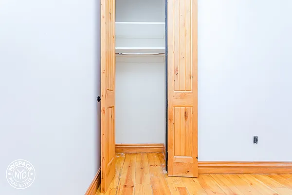 Rented by MySpaceNYC | media 15