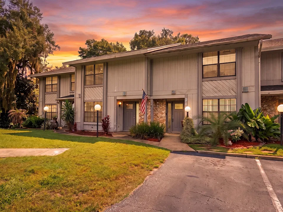 23 Oakwood Park