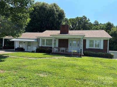 915 37th St SW, Hickory, NC, 28602