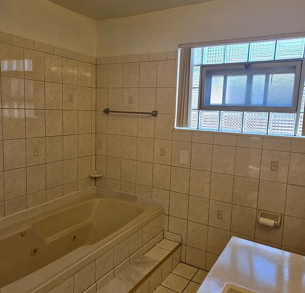 9225 S Cregier Ave #1 — Photo 9