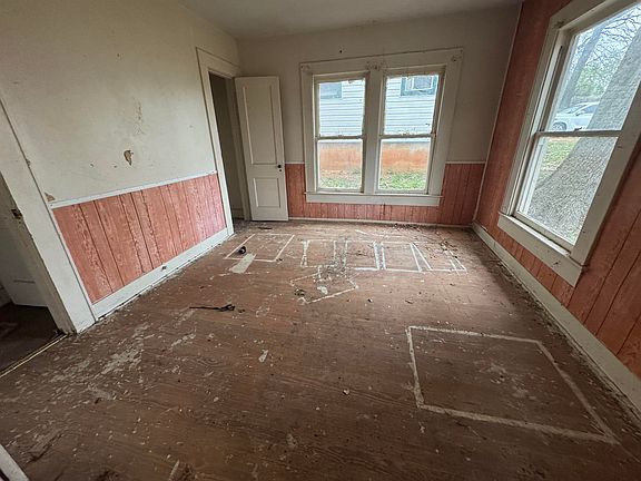 4th image of 808 Melba Ave