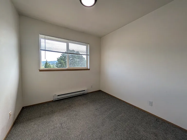 Rowan Grove Apts — Photo 43