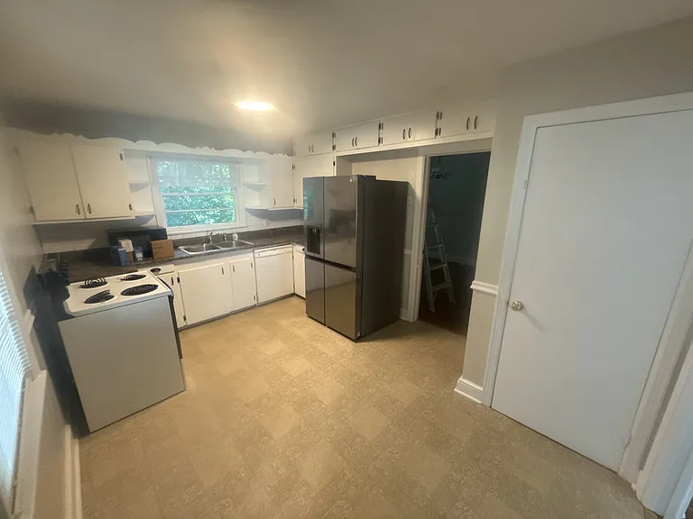 139 Winthrop Dr — Photo 5