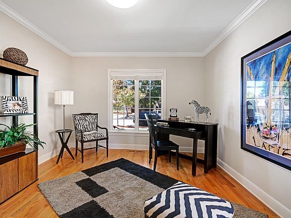 5th image of 2425 Hampton Ave