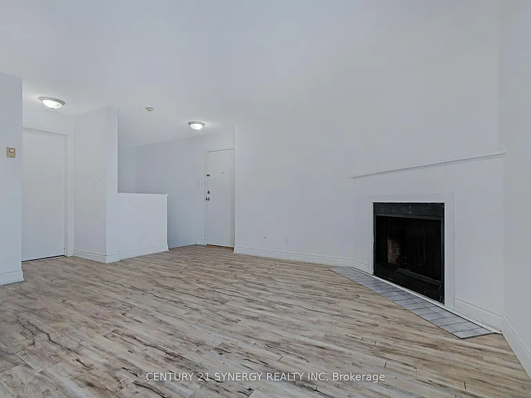 1589 Saint Bernard St #403 — Photo 5
