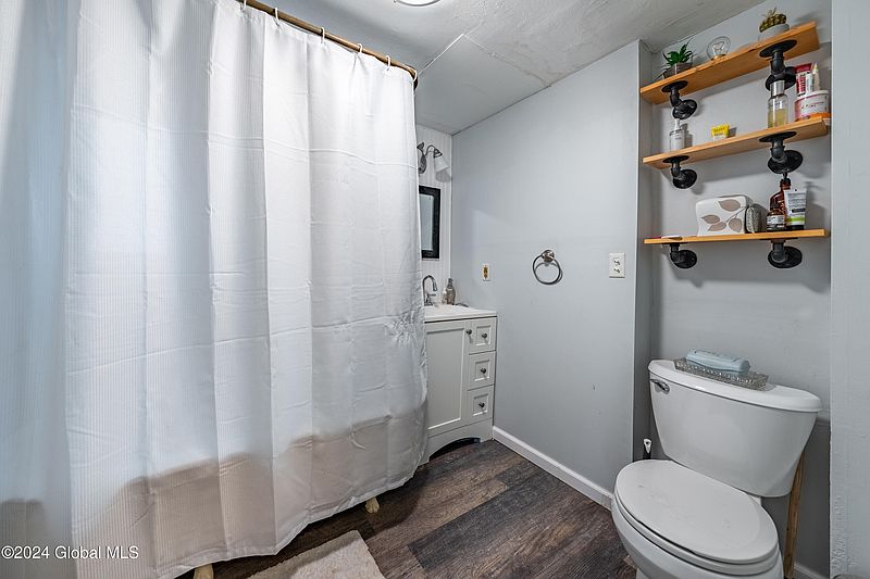 5th image of 1334 5th Avenue