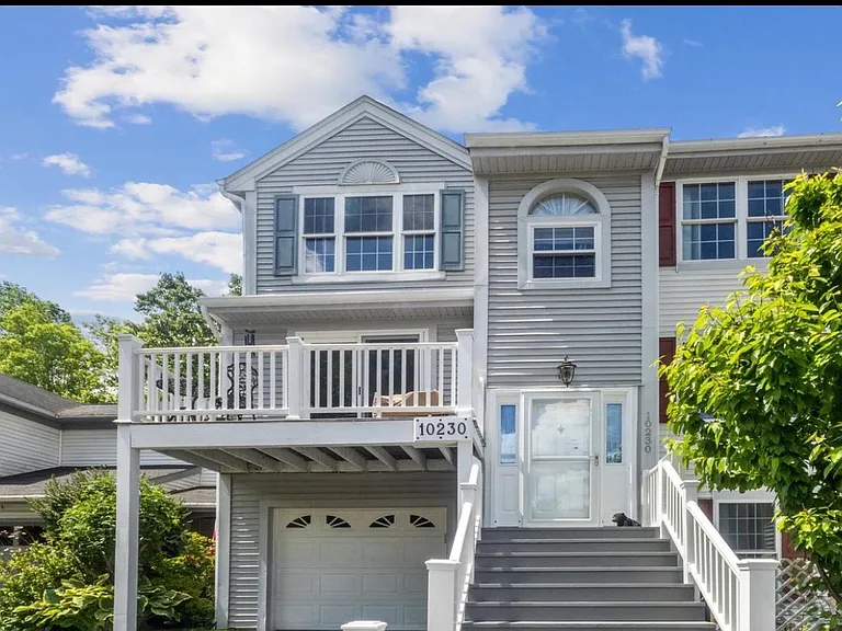 10230 Faire Commons Ct — Photo 1
