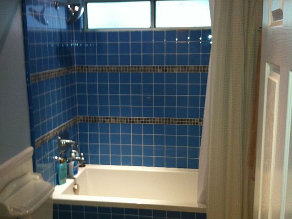 4th image of 432 Waverley St