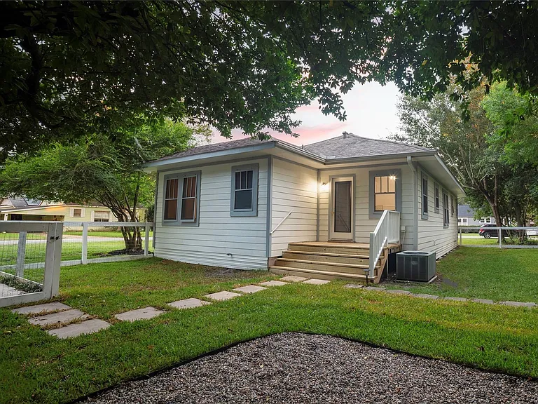 420 N Live Oak St — Photo 20
