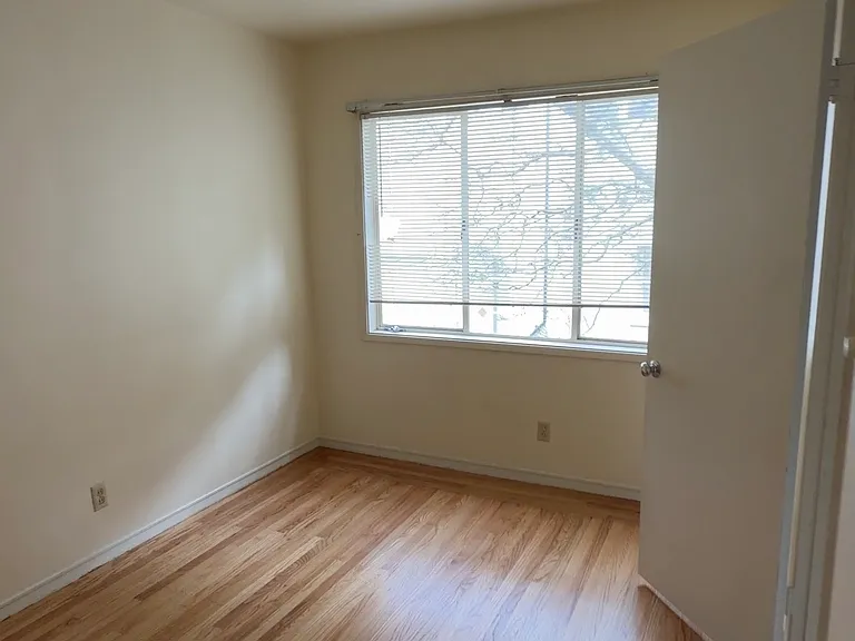 1715 Spruce St #10 — Photo 15