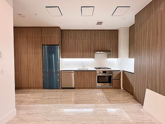 1st image of 249 E 50th St APT 1D