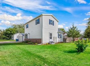 415 Maple St, Earlville, IL 60518