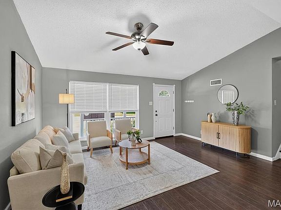 3rd image of 10915 Ridge Forest Dr