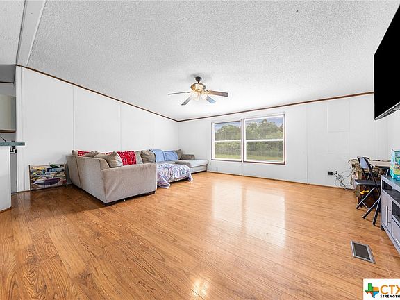 5th image of 579 Scarlet Oak Dr