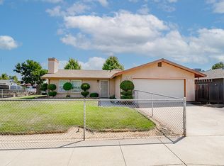 820 Loch Ness Dr, Waterford, CA 95386