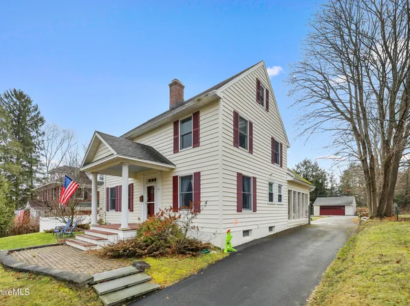 85 Spadina Pkwy, Pittsfield, MA 01201