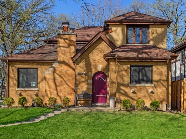 6657 N Hiawatha Ave, Chicago, IL 60646