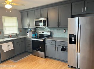 939B Aberdeen Dr, Lakewood, NJ 08701