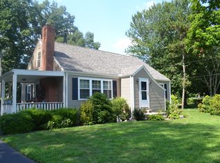 253 School St, Agawam, MA 01001