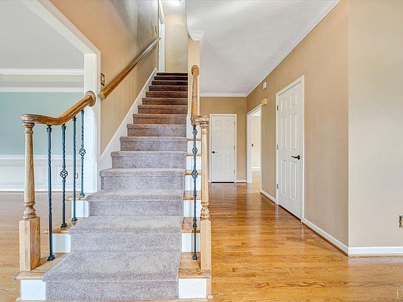 5th image of 7706 Hollins Court Cir