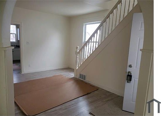3rd image of 7502 Brinsmade Ave #1