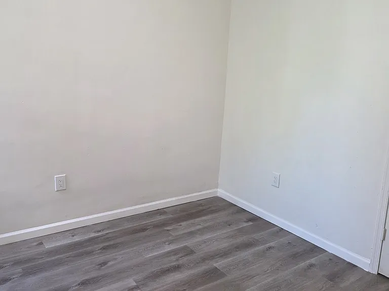 1712 N Lindenwood St — Photo 9