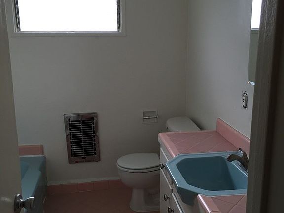 3rd image of 1605 N Martel Ave APT 10