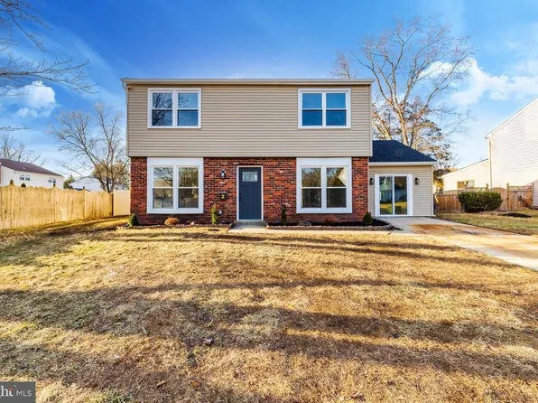2 Hartford Rd, Laurel Springs, NJ 08021