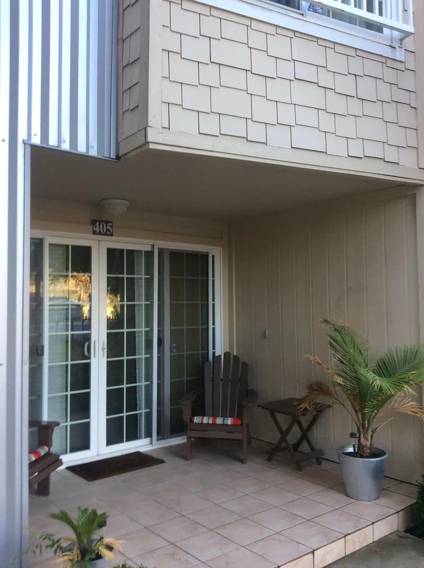 405 Harriet Ln photo 1