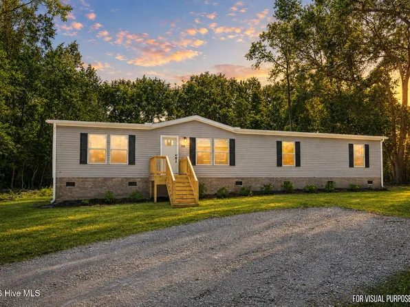 358 Mallard Roost Drive, Burgaw, NC 28425